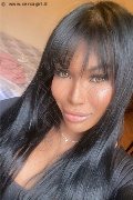 Como Trans Mandy Asiatica 327 05 31 479 foto selfie 2